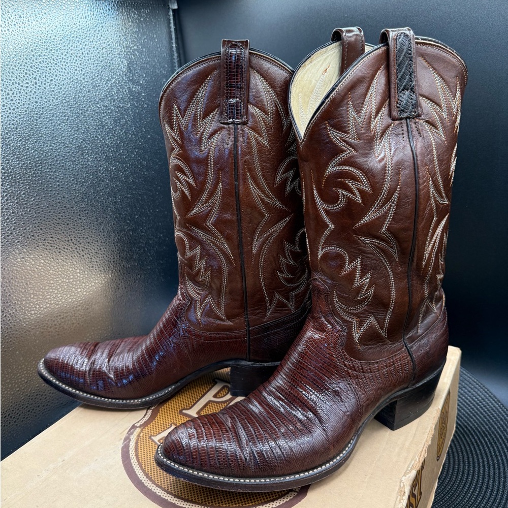 Dan Post, all leather vintage. Leather and lizard. Brown with tan stitching.